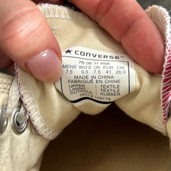 Raspberry Red Converse - Picture 4 of 4